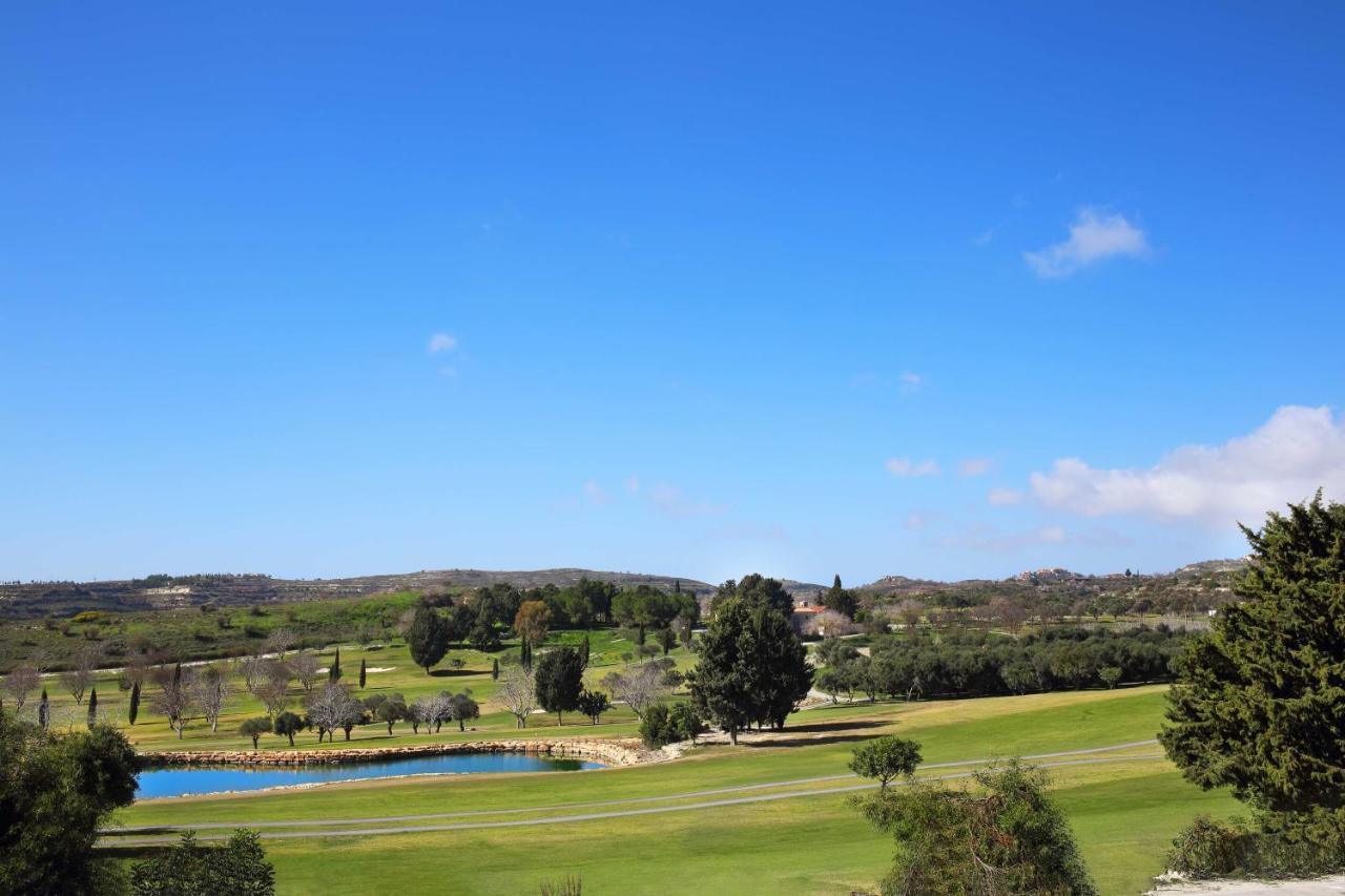 Minthis Resort Tsadha 외부 사진 Golf course in Cyprus