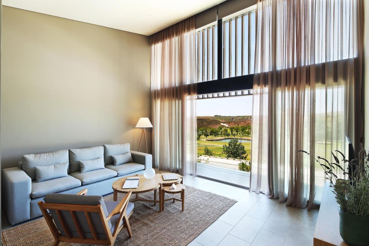 Minthis Resort Tsadha 외부 사진 Interior of a villa at the resort