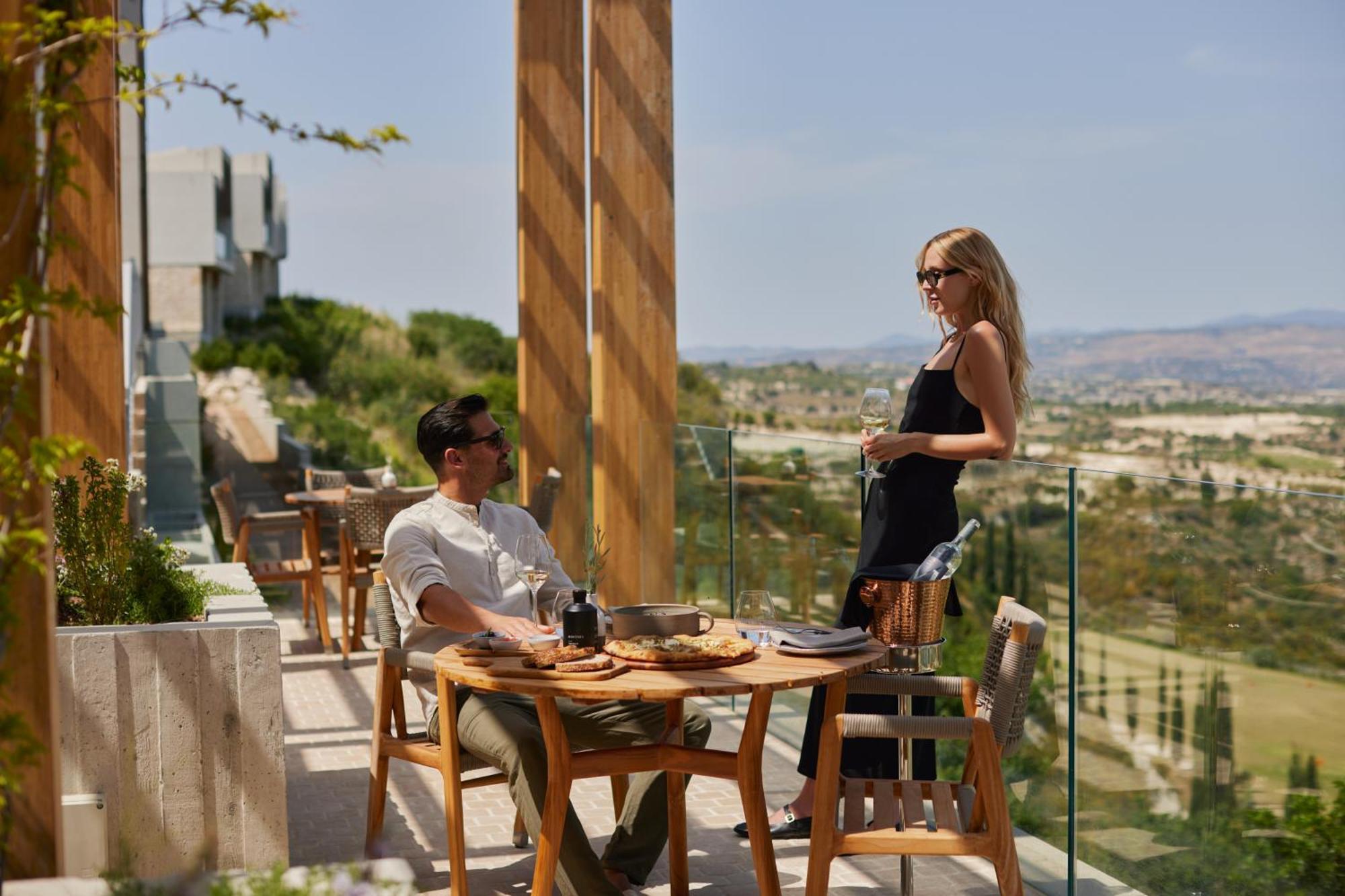 Minthis Resort Tsadha 외부 사진 The View